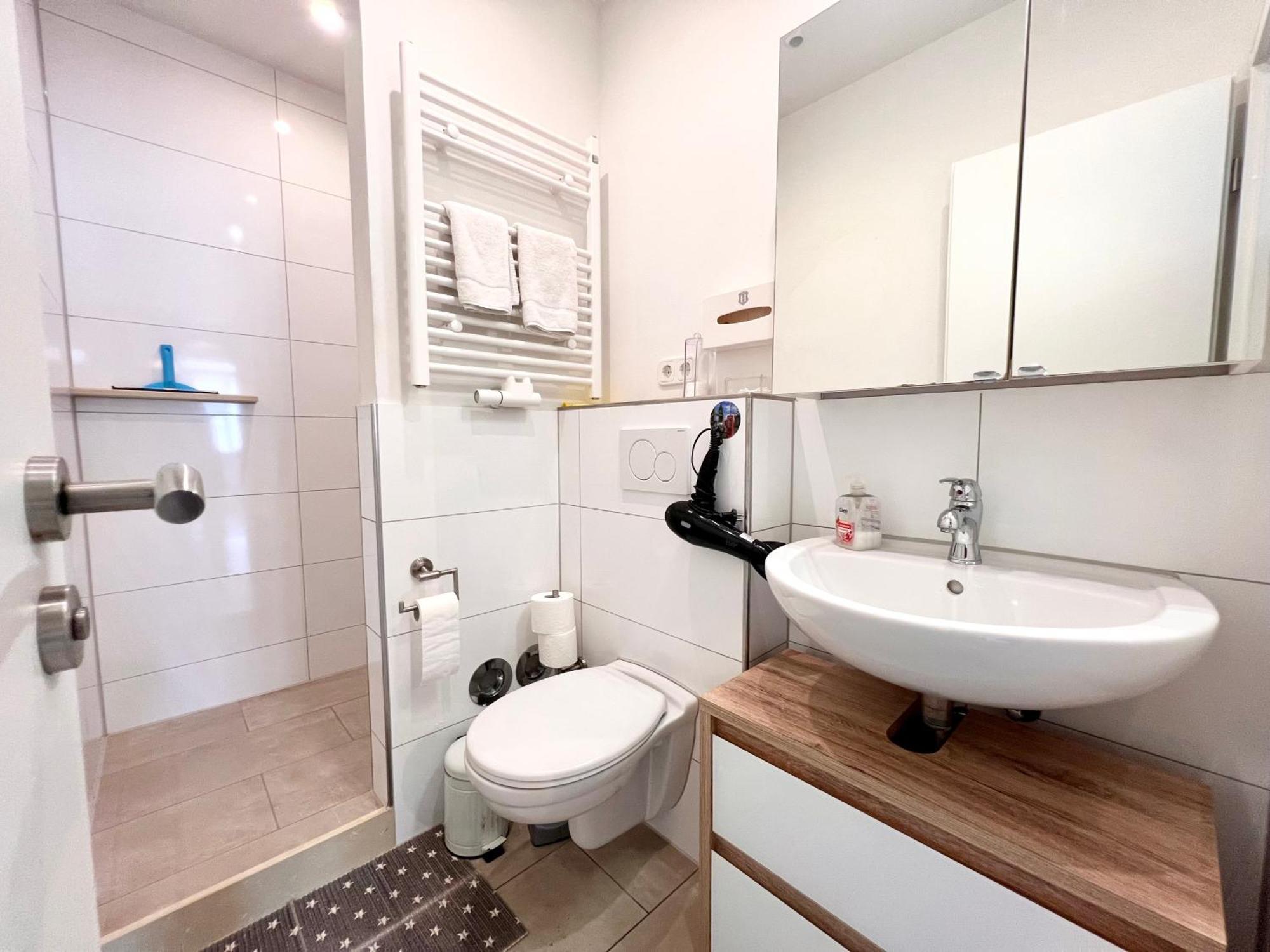 London Suite Fuer 4 Mit Kueche Und Wifi Essen Exteriér fotografie